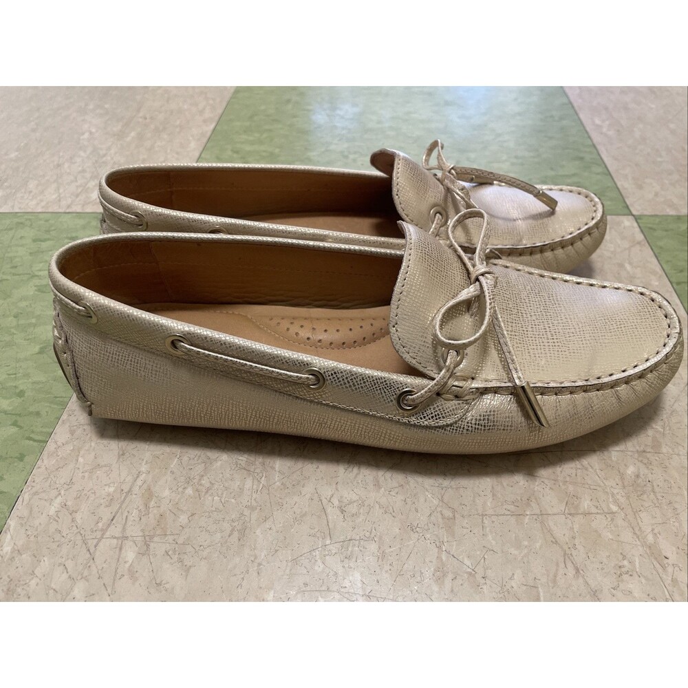 Bass Vicki Gold Metallic Leather Moccasins Driving Loafers Shoes. Size 9 M Bow